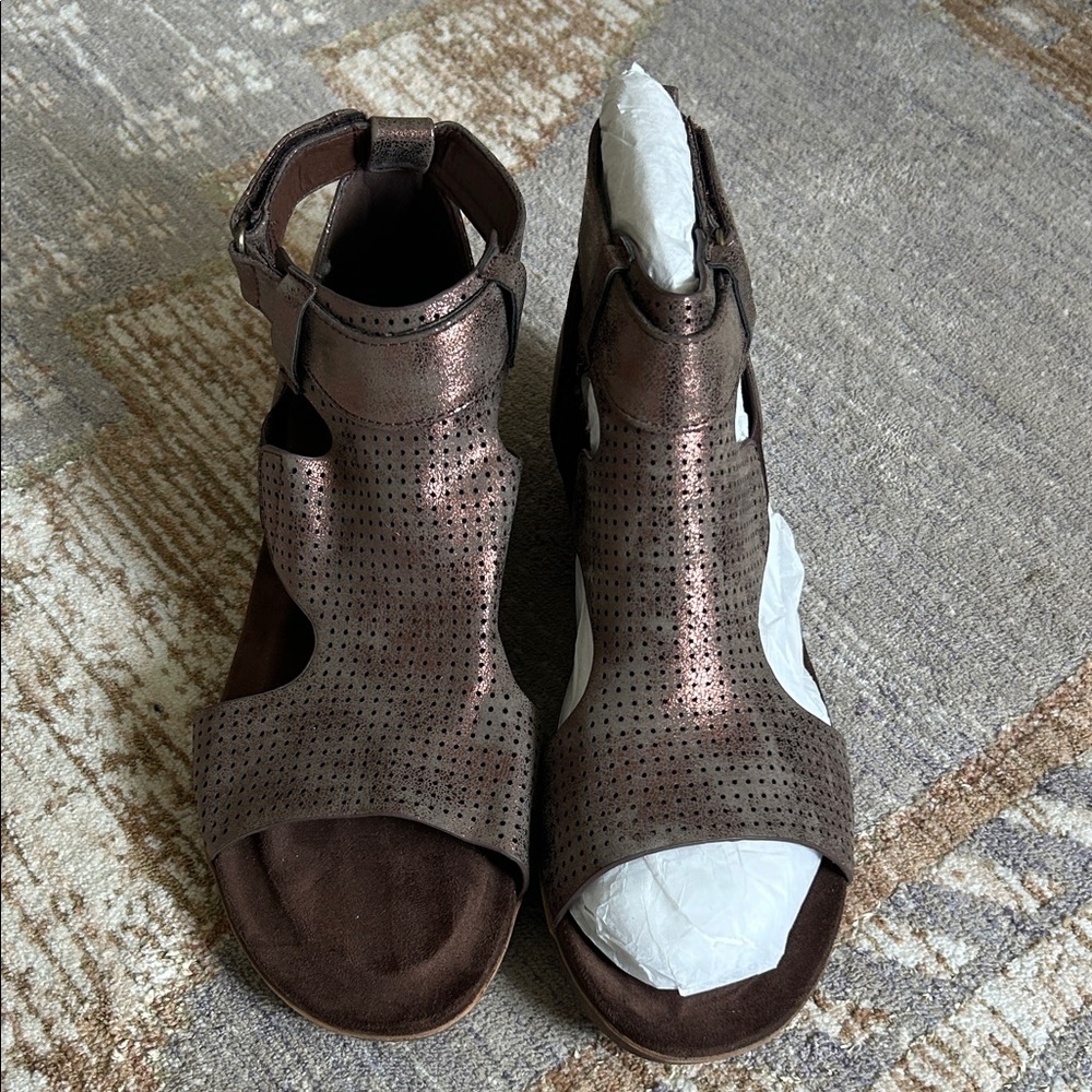 Pierre Dumas Metallic Bronze Perforated Ankle-Strap Sandals Size 8 New!
